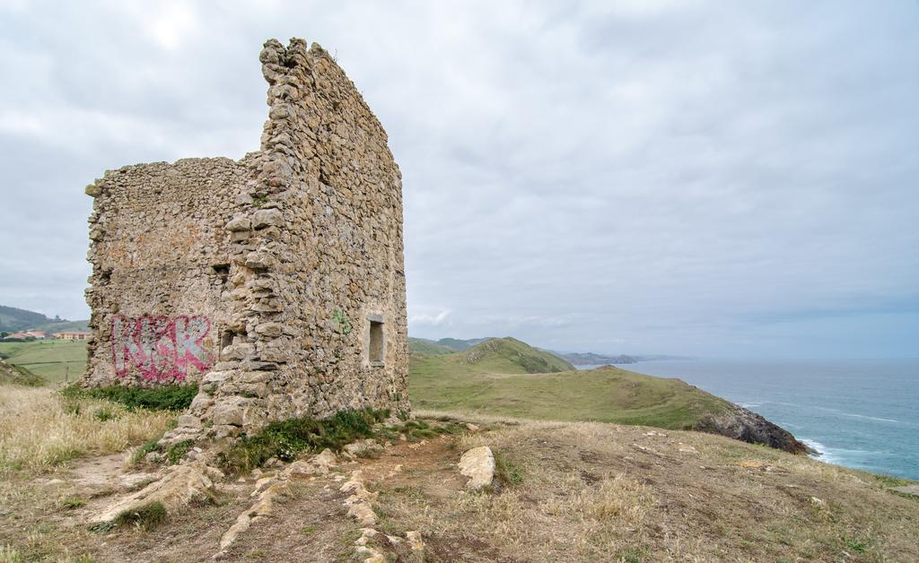 Posada Punta Ballota Suances Exterior photo